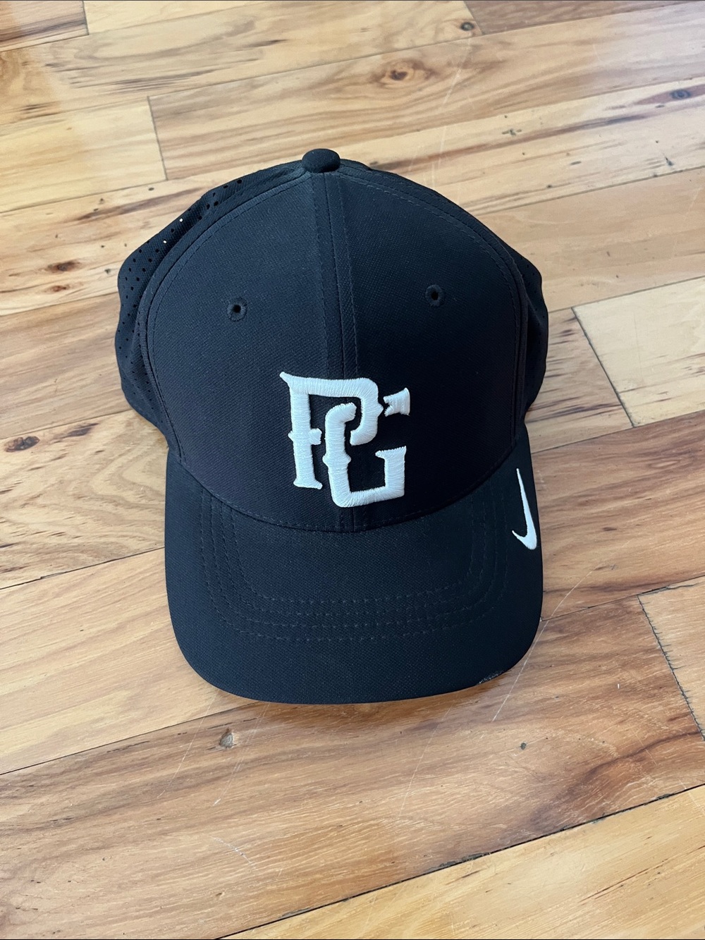 Nike Dri Fit Stretch Fit Perfect Game Hat